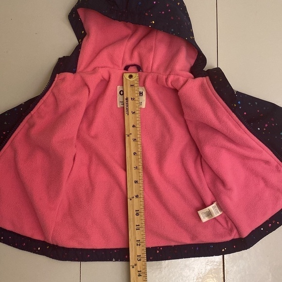 Osh kosh baby navy windbreaker with multi colored hearts. Size 12 months. EUC. - Picture 8 of 8